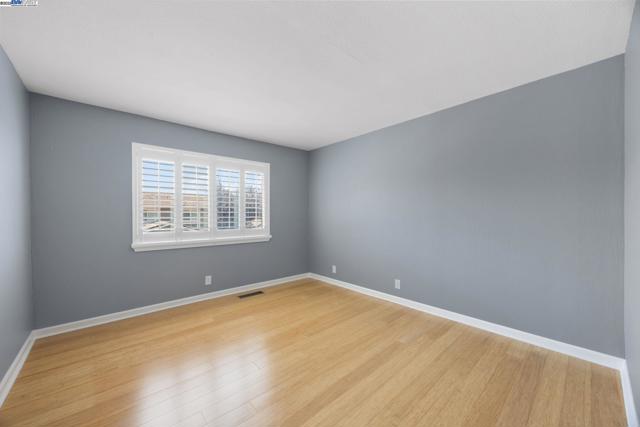 34 Chimney Rock, Oakland CA: https://media.crmls.org/mediaz/2effc8a4-3d5c-4a68-9ac0-9c5687871e72.jpg