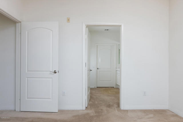 1740 Tanager Street, Ventura CA: https://media.crmls.org/mediaz/2efff340-55d2-43da-8f52-a67119b0875f.jpg