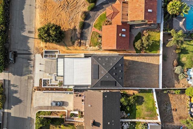 1009 Arcadia Road, Encinitas CA: https://media.crmls.org/mediaz/2f002249-216d-45fc-8b33-28660d39318e.jpg