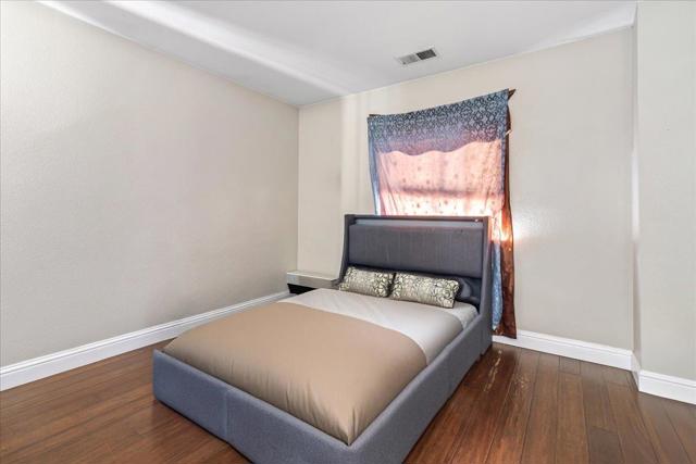 1037 Vista Avenue, Soledad CA: https://media.crmls.org/mediaz/2f013d24-b405-449b-be6c-0d0014816a3d.jpg