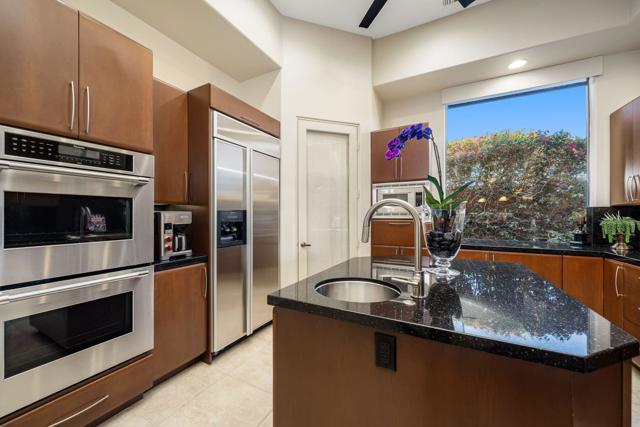50240 Via Amante, La Quinta CA: https://media.crmls.org/mediaz/2f021530-1bda-433a-9d06-125205be9812.jpg