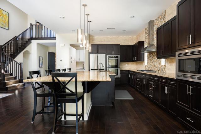 7152 Sitio Corazon, Carlsbad CA: https://media.crmls.org/mediaz/2f028fef-3542-4a25-9454-8f08ecc37a4a.jpg