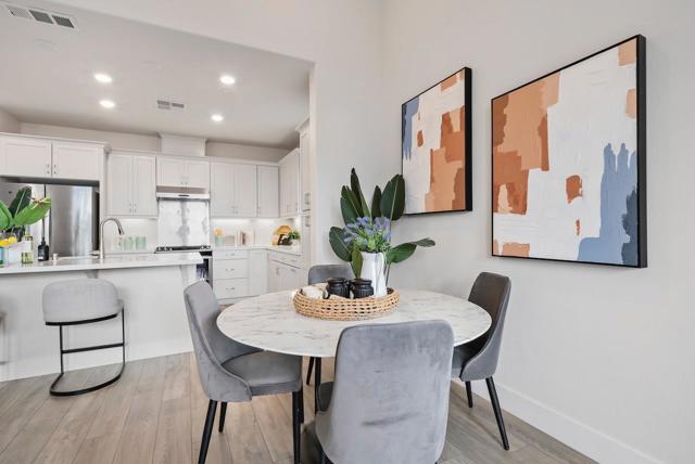 47382 Mission Falls Court, Fremont CA: https://media.crmls.org/mediaz/2f03070d-ca37-4c44-96c2-35753fa43c57.jpg