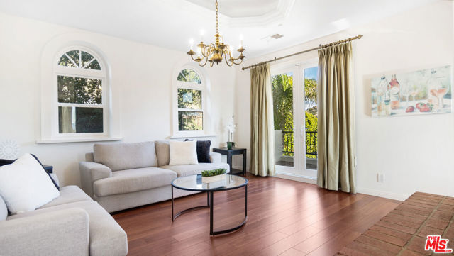 7449 Studio Road, Canoga Park CA: https://media.crmls.org/mediaz/2f032318-8629-4ce3-83cf-5feeb3e72e66.jpg