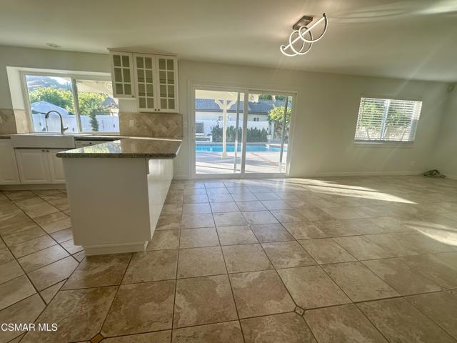 26969 Helmond Drive, Calabasas CA: https://media.crmls.org/mediaz/2f035992-8001-408f-9a14-1380b0823c00.jpg