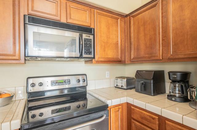 271 Azalea Place, Soledad CA: https://media.crmls.org/mediaz/2f03a2ea-0aef-4b63-b92c-faf579e7fa41.jpg