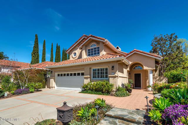 4799 Canterbury Street, Westlake Village CA: https://media.crmls.org/mediaz/2f040f7b-7d81-43ff-9ad4-e35afef049db.jpg