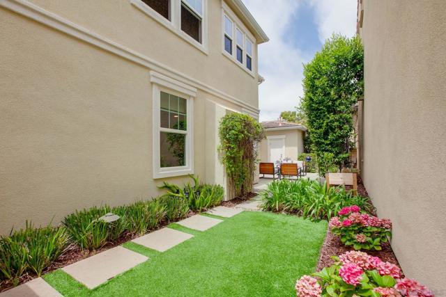 13571 Lopelia Meadows Pl, San Diego CA: https://media.crmls.org/mediaz/2f0413b0-d730-430e-883e-87ccb5ce4611.jpg
