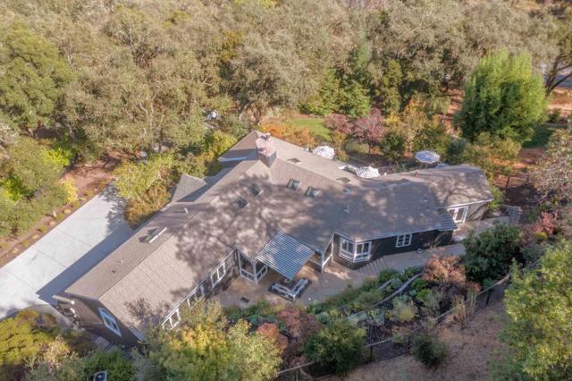 5 Oak Forest Court, Portola Valley CA: https://media.crmls.org/mediaz/2f044691-c224-49ee-b4a9-fc30c494c0a3.jpg