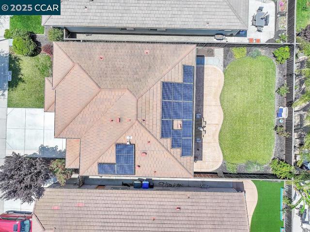 1410 Big Redwood Dr, Oakley CA: https://media.crmls.org/mediaz/2f047817-a543-4dc9-9429-7cd064006d40.jpg