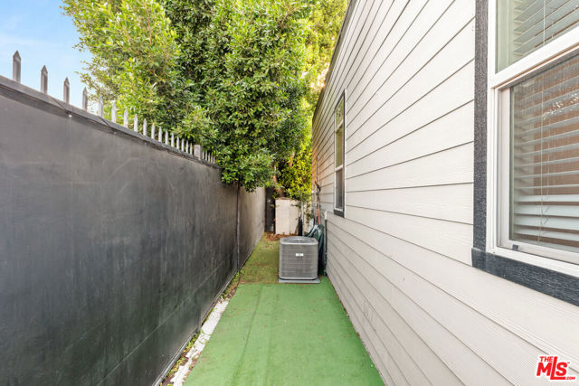 8250 Lankershim Boulevard, 112 photo 15