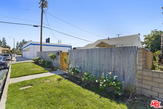 22014 Covello Street, Canoga Park CA: https://media.crmls.org/mediaz/2f04a214-0a8e-4ddf-a802-aad0e51a9e67.jpg