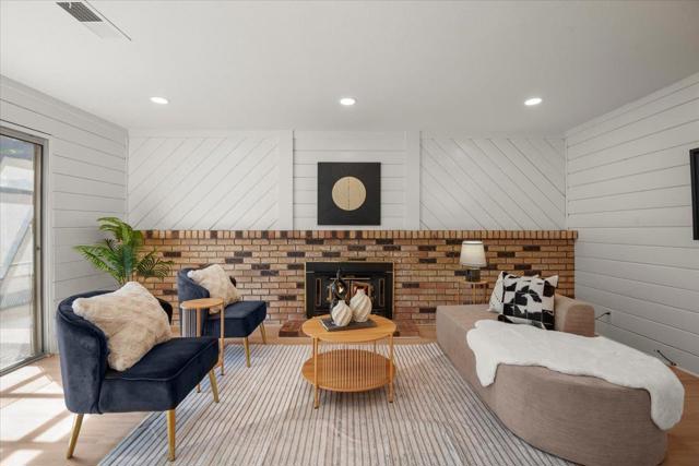 692 Hathaway Court, San Jose CA: https://media.crmls.org/mediaz/2f04ba78-cce8-4259-8e66-a70e0ac61027.jpg