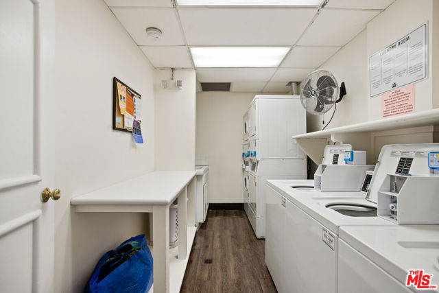 1131 Alta Loma Road, West Hollywood CA: https://media.crmls.org/mediaz/2f051646-1568-482a-9441-75d51cca28df.jpg