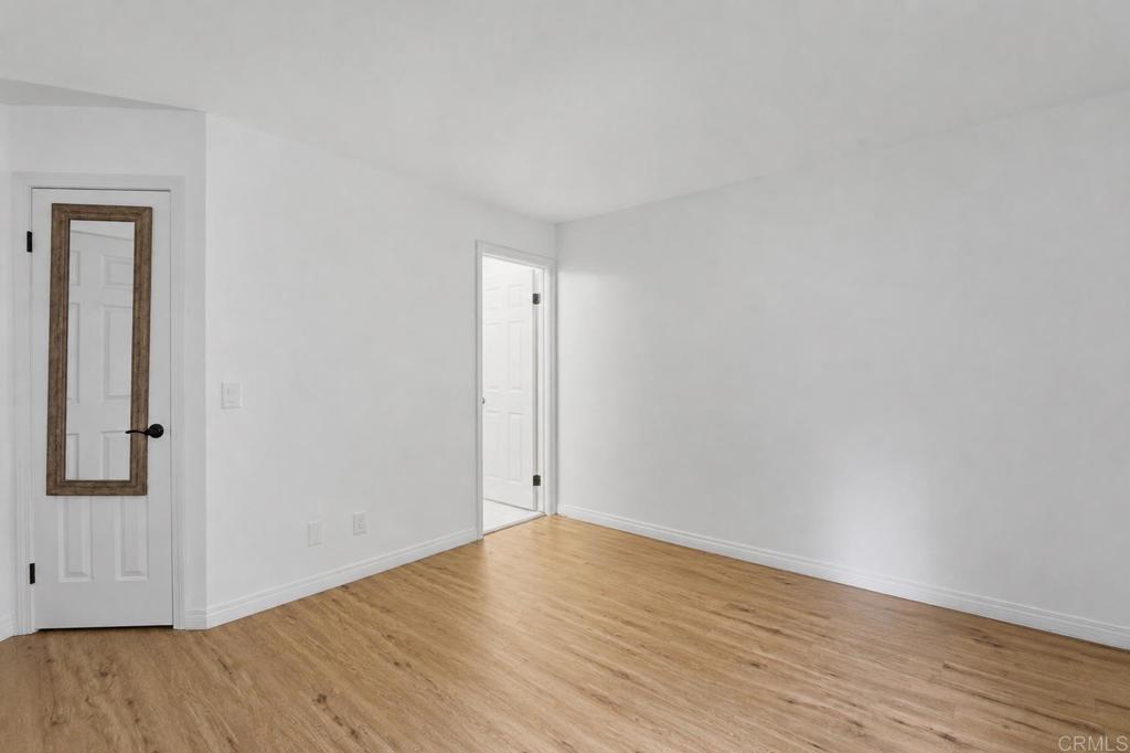 https://media.crmls.org/mediaz/2f055922-c6ae-4322-a3de-3b422a385259.jpg?preset=X-Large
