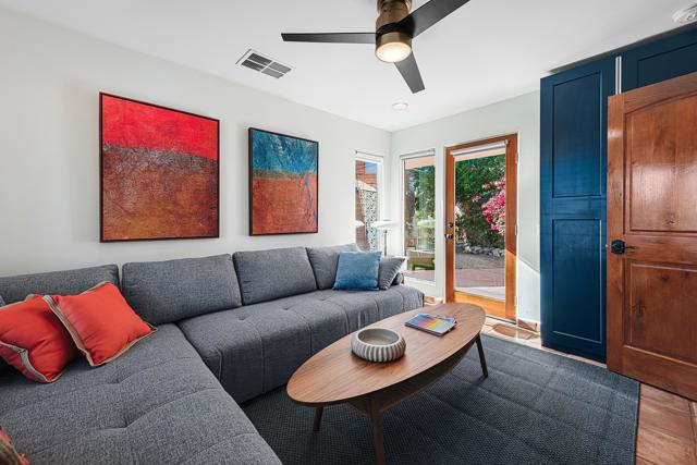 2525 N Farrell Drive, Palm Springs CA: https://media.crmls.org/mediaz/2f057ac9-3e90-4a9b-a391-220270fdd539.jpg