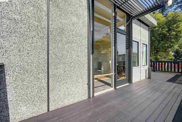 921 Clark Place, El Cerrito CA: https://media.crmls.org/mediaz/2f0670b3-59bf-4c2c-b99b-0f6d60196059.jpg