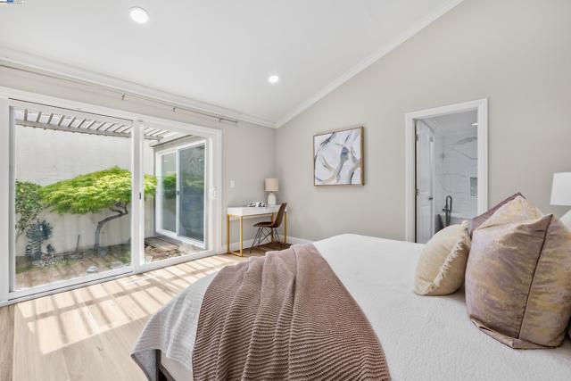 553 Saint George Rd, Danville CA: https://media.crmls.org/mediaz/2f06e90a-0d25-4be4-b7ec-647991f6344c.jpg