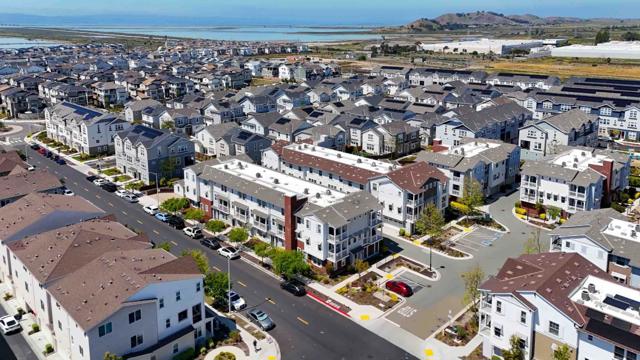 8629 Seawind Way, Newark CA: https://media.crmls.org/mediaz/2f06fabf-434a-4c21-a4b7-de9b720d6fc4.jpg