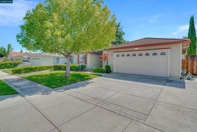 380 Claremont Dr, Brentwood CA: https://media.crmls.org/mediaz/2f0726b4-72f5-4756-bb9a-04ae150341a0.jpg