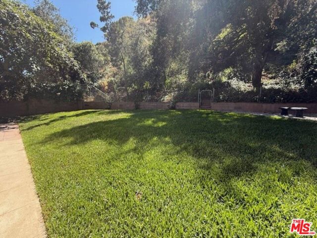2515 Canyon Drive, Los Angeles CA: https://media.crmls.org/mediaz/2f07952b-e5c8-4a48-9a3f-7b0ab28d30eb.jpg
