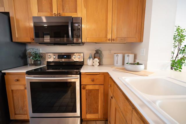 Detail Gallery Image 4 of 25 For 8840 Villa La Jolla Dr #203,  San Diego,  CA 92037 - 2 Beds | 2 Baths
