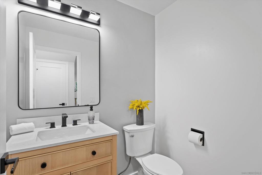 1762 Locust - photo 13