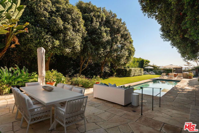 Image 30 of 72 For 705 Palisades Beach Road