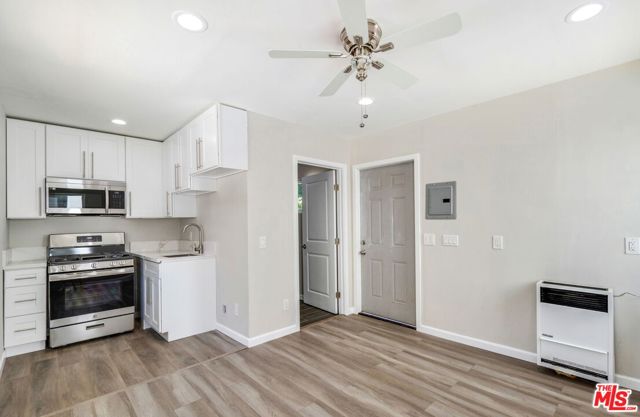 120 W Ellis Avenue, Inglewood CA: https://media.crmls.org/mediaz/2f0894d8-079e-426a-b6cd-a1d4389f6933.jpg