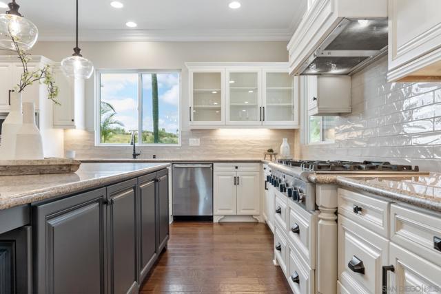 10263 Winecreek Ct, San Diego CA: https://media.crmls.org/mediaz/2f08d0bb-8351-4147-9bc8-7b8264acb69f.jpg