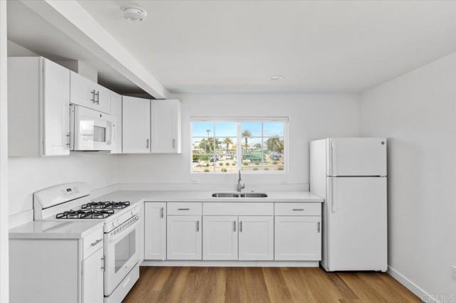 Detail Gallery Image 5 of 31 For 406 Cleveland St #200,  Oceanside,  CA 92054 - 1 Beds | 1 Baths