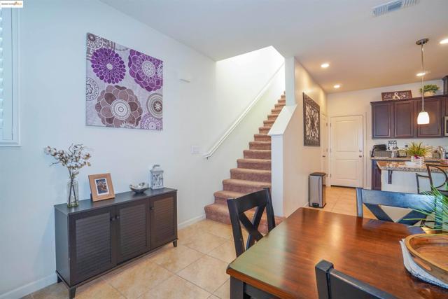 298 McClelland Way, Oakley CA: https://media.crmls.org/mediaz/2f099db2-7a97-4715-a7a8-ed2edb455f5c.jpg