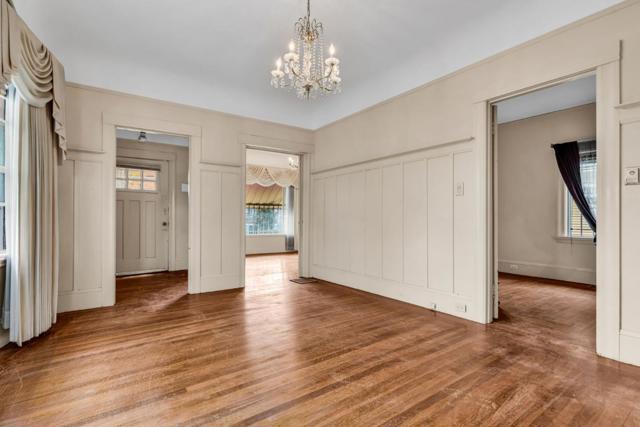 852 58th Street, Oakland CA: https://media.crmls.org/mediaz/2f0a1c69-dae1-4cd2-96b3-ea139f977620.jpg