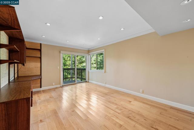 1149 Camino Vallecito, Lafayette CA: https://media.crmls.org/mediaz/2f0a4afc-7770-453a-90fb-b14eefdc2991.jpg