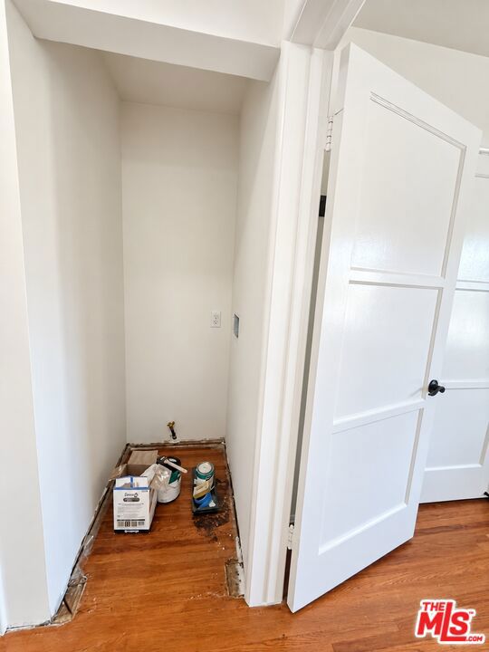 12811 Oxnard Street, 1 photo 12