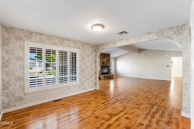 Detail Gallery Image 15 of 52 For 75 Poinsettia Gardens Dr, Ventura,  CA 93004 - 2 Beds | 2 Baths