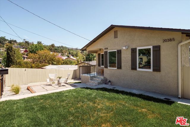 2038 Wollam Street, Los Angeles CA: https://media.crmls.org/mediaz/2f0c451a-2f22-4376-8952-9931590e8bc4.jpg