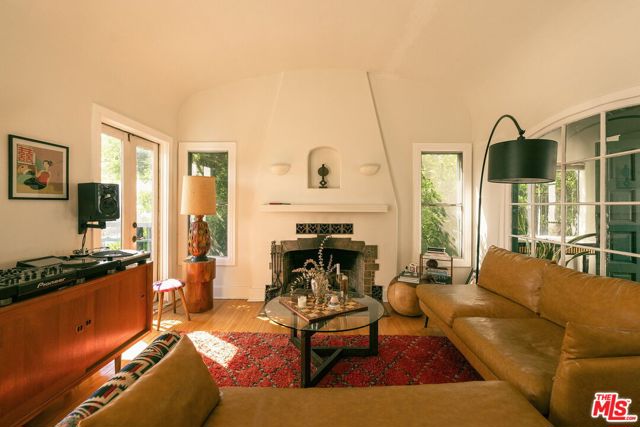2 Bed Home for Sale in Los Angeles, California