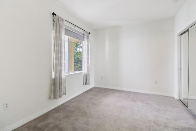 1501 India St, San Diego CA: https://media.crmls.org/mediaz/2f0d71bc-7657-4039-b98d-f21e064a19e8.jpg