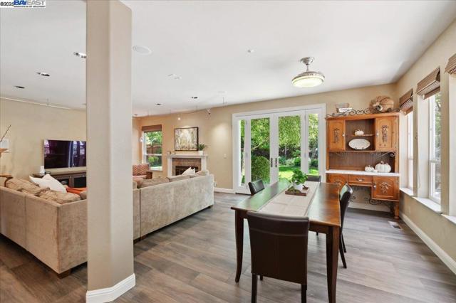 3761 SMALLWOOD COURT, Pleasanton CA: https://media.crmls.org/mediaz/2f0d8f70-7687-4913-9762-9742f50f612f.jpg