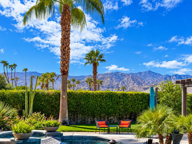 58 Sutton Place E, Palm Desert, CA 92211