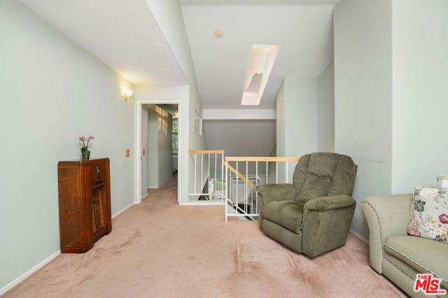 22211 Frontier Place, Chatsworth CA: https://media.crmls.org/mediaz/2f0f37d2-2d64-43dd-b926-c9807e393f47.jpg