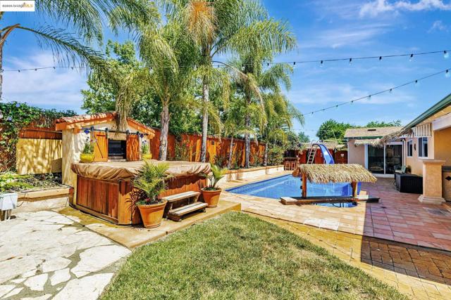 212 Matsqui Rd, Antioch CA: https://media.crmls.org/mediaz/2f0f7526-ae0f-49f0-98b6-3a505f05e9d0.jpg