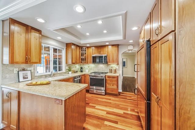 1741 Los Altos Drive, San Mateo CA: https://media.crmls.org/mediaz/2f102f80-9c5b-4750-9f66-925f2398db1d.jpg