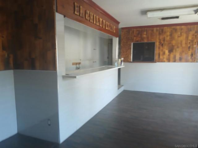2971 2971 1/2 Imperial Ave, San Diego CA: https://media.crmls.org/mediaz/2f10cb19-a54b-479f-92b1-f6782ead20de.jpg
