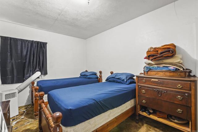 127 W 5Th Avenue, Escondido CA: https://media.crmls.org/mediaz/2f10e2c1-1011-4cf9-814b-4e9ae9369b43.jpg