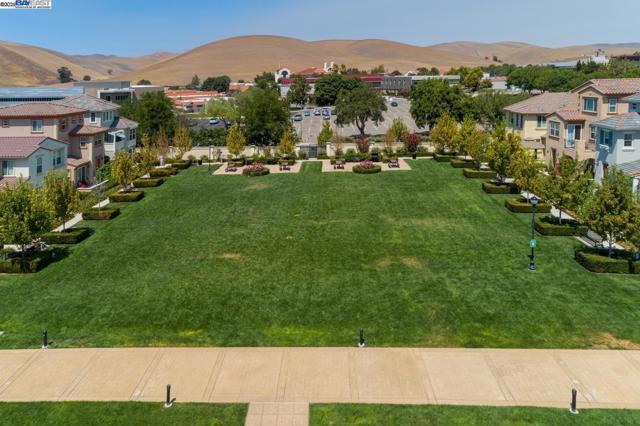 140 Selby Ln, Livermore CA: https://media.crmls.org/mediaz/2f113843-781a-4950-bb19-7947459f1f9b.jpg