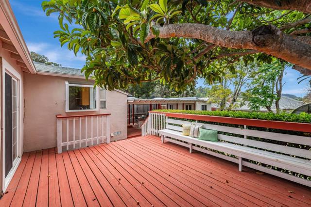 642 Lomita Avenue, Millbrae CA: https://media.crmls.org/mediaz/2f113bcb-e6ec-4257-b185-83615fd86fa9.jpg