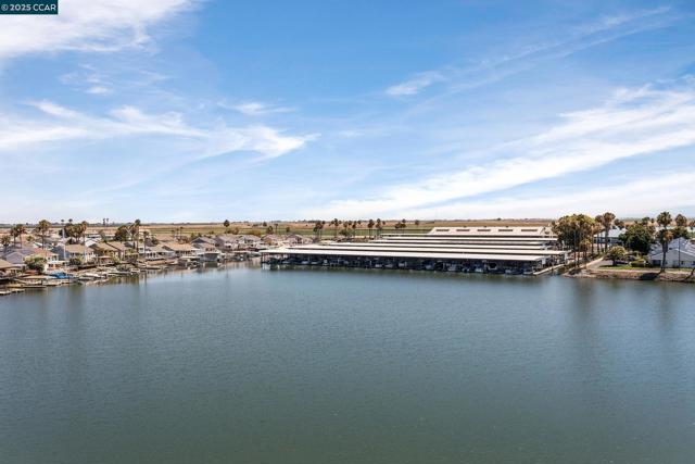 5727 Cutter Loop, Discovery Bay CA: https://media.crmls.org/mediaz/2f119d7e-8ddb-471a-8ef8-39b800c76226.jpg