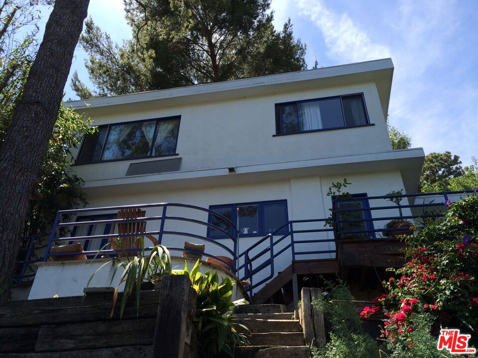 6216 Temple Hill Drive